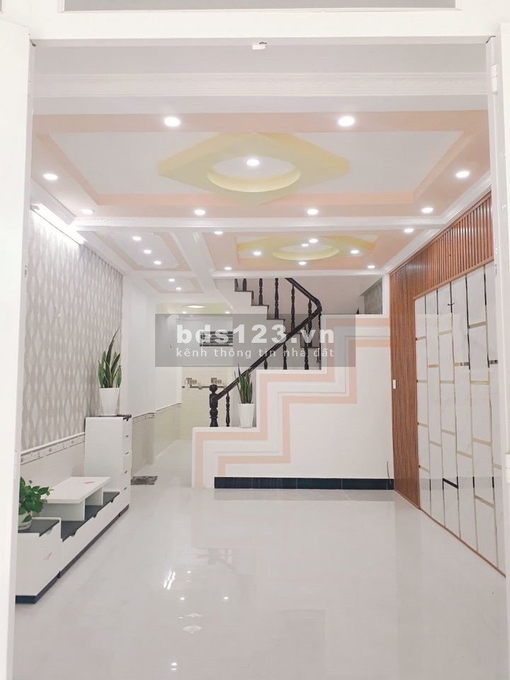 Chủ kẹt tiền bán nhà Mặt tiền Hẻm góc gần chợ, tiện ích bủa vây, giá 3.1 tỷ