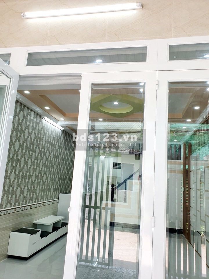 Chủ kẹt tiền bán nhà Mặt tiền Hẻm góc gần chợ, tiện ích bủa vây, giá 3.1 tỷ
