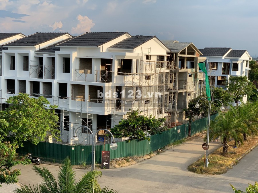 Sở Hữu Nhà Đẹp Ngay Trung Tâm Thương Mại. Khu Đô Thị Sống Xanh
