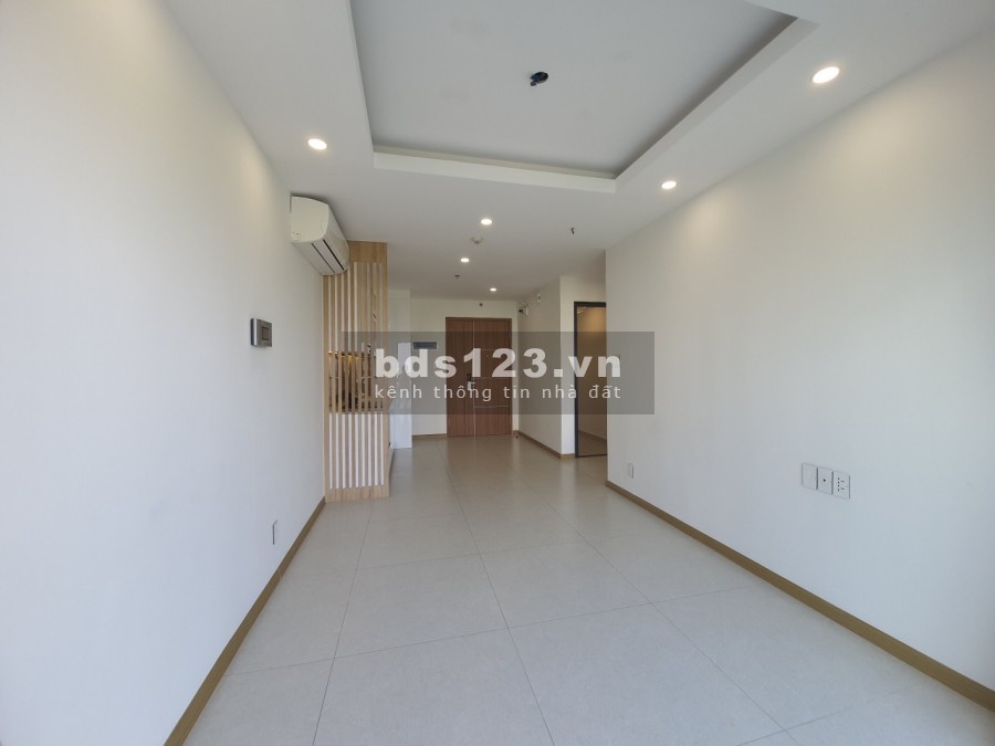 Bán căn 1 pn, có ban công tầng trung view công viên, Landmark 81, liên hệ 0934117218