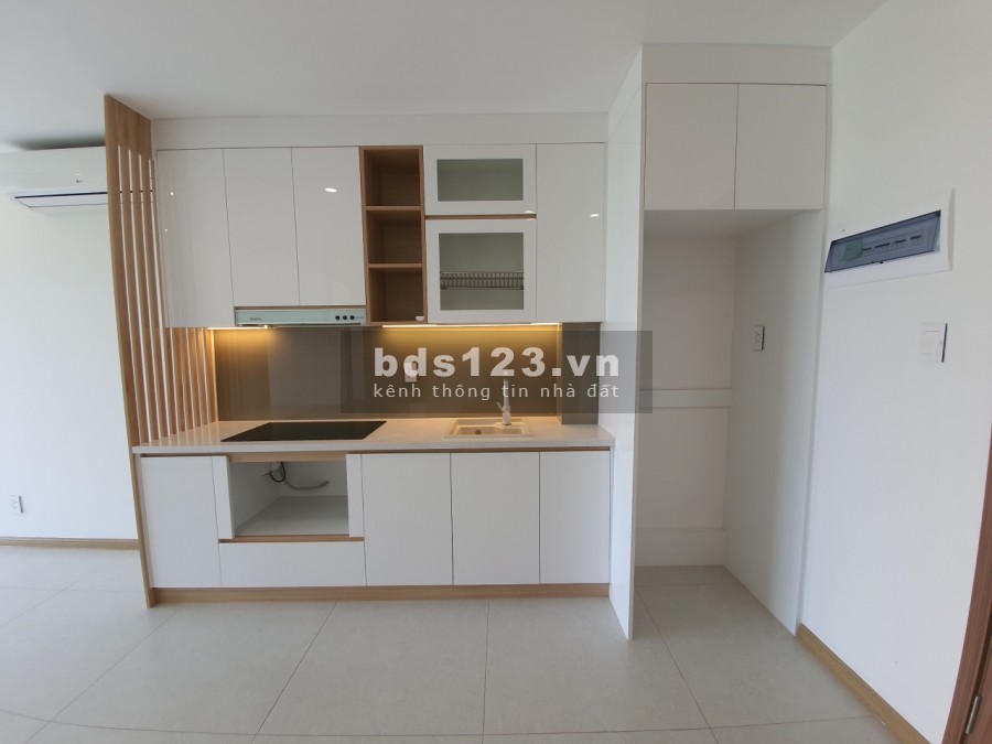 Bán căn 1 pn, có ban công tầng trung view công viên, Landmark 81, liên hệ 0934117218
