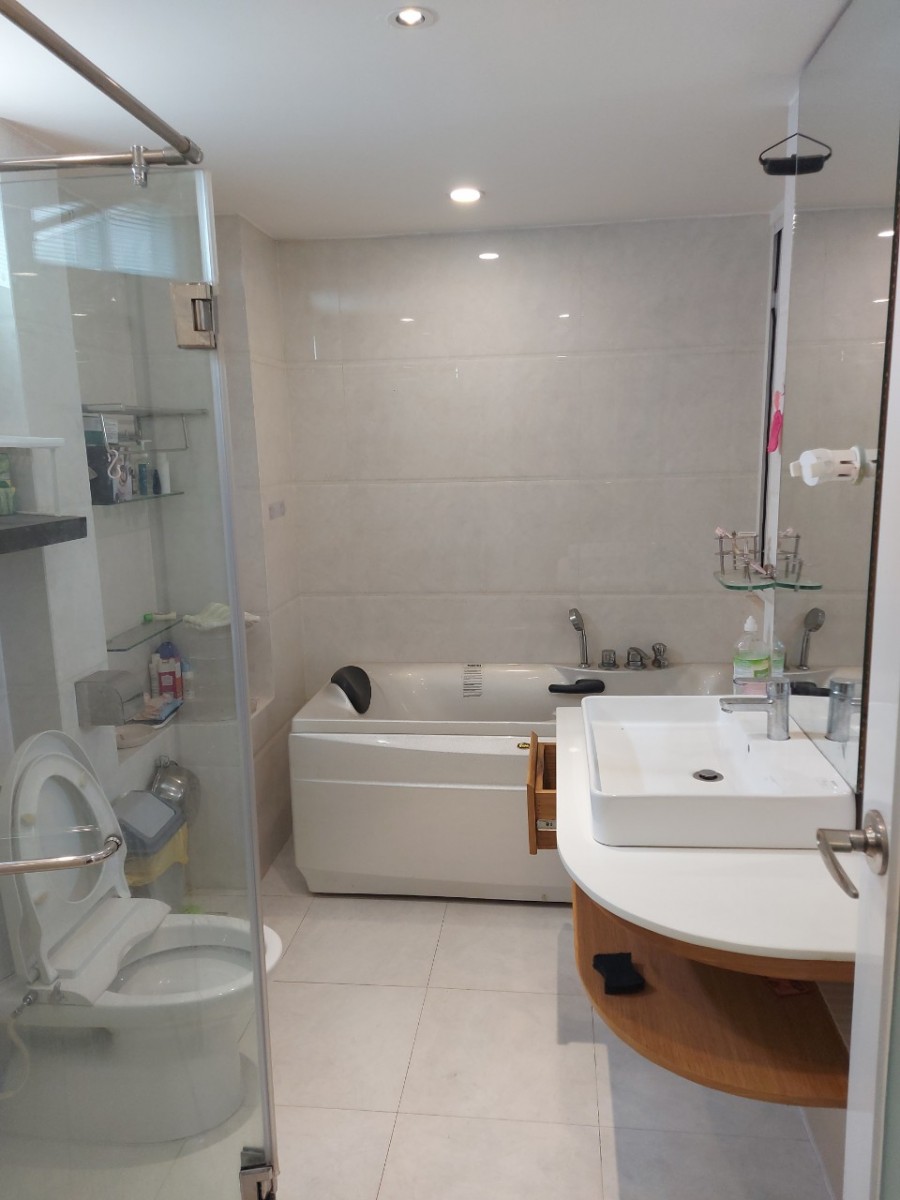 Nhà Mặt Tiền Kinh Doanh Cần Bán Nhanh Gía Rẻ 4m X 15m , 5 tầng giá bán 9.6 tỷ