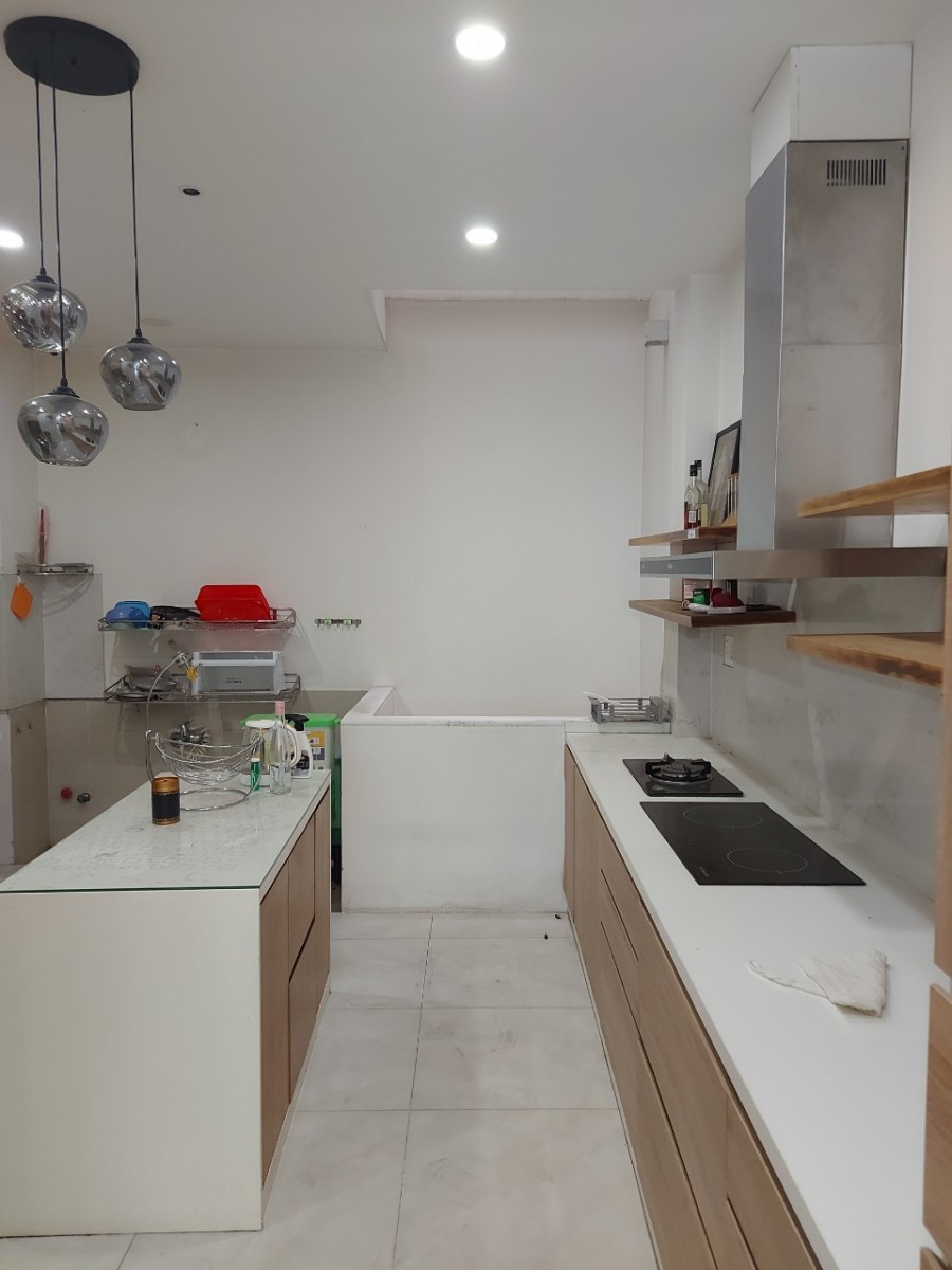 Nhà Mặt Tiền Kinh Doanh Cần Bán Nhanh Gía Rẻ 4m X 15m , 5 tầng giá bán 9.6 tỷ