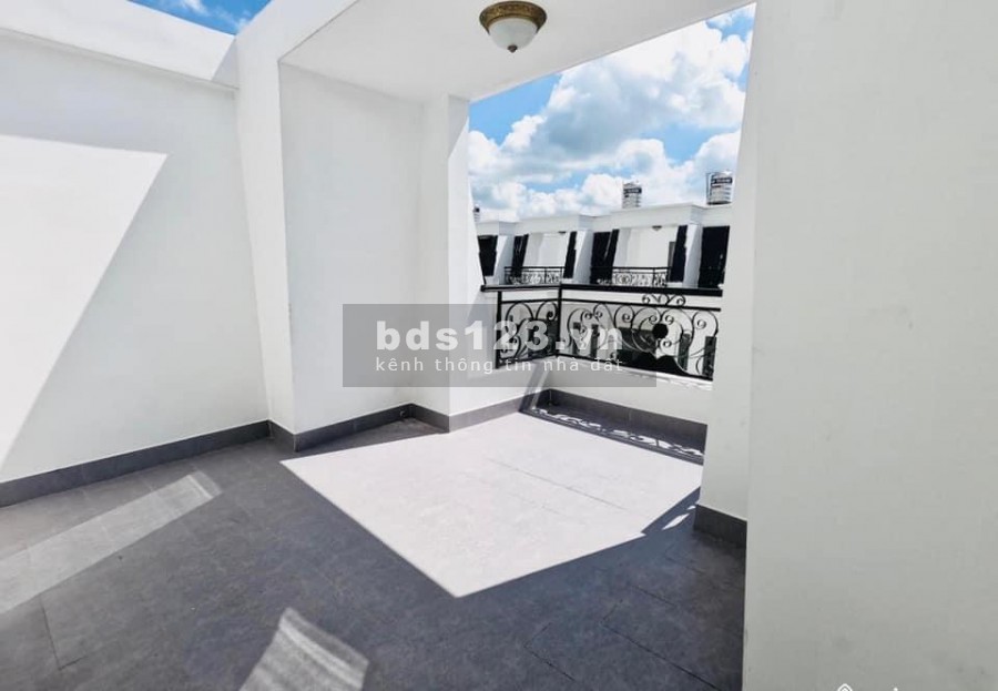 Mùa dịch cần bán nhà phố mới, sang tên công chứng ngay. DT210m2, 5PN, 5wc. Giá 4ty9 có ngân hàng hỗ trợ