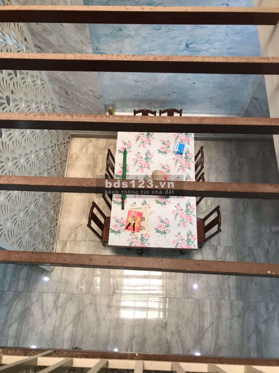 Cho Thuê Nhà Đường Tân Hương, Quận Tân Phú, diện tích sử dụng 6x20m, 3 lầu.