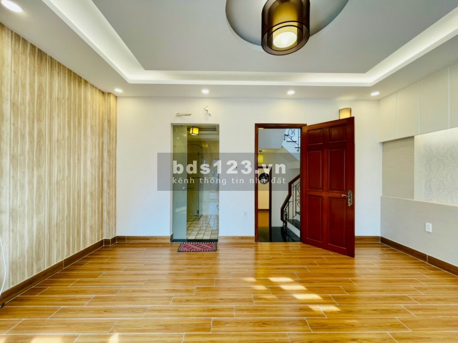 Cho Thuê Nhà Hồng Hà, Quận Tân Bình, diện tích sử dụng 8x18, 3 lầu