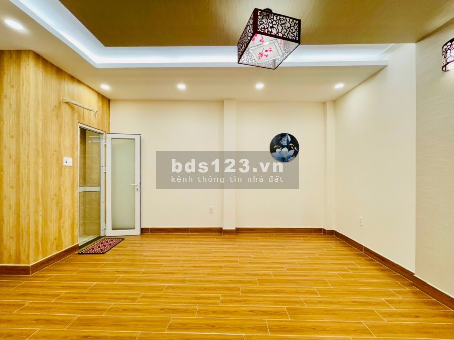 Cho Thuê Nhà Hồng Hà, Quận Tân Bình, diện tích sử dụng 8x18, 3 lầu