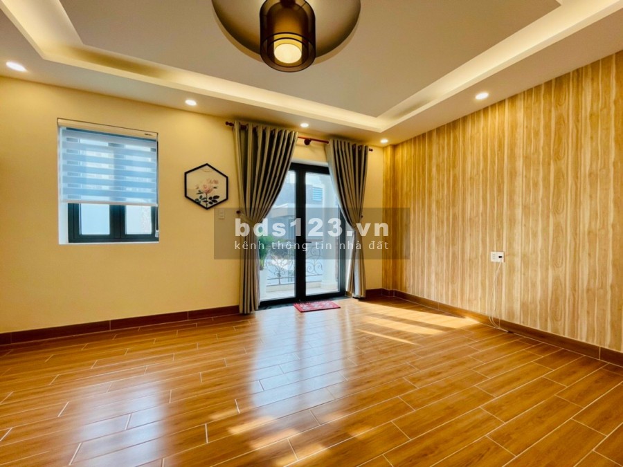 Cho Thuê Nhà Hồng Hà, Quận Tân Bình, diện tích sử dụng 8x18, 3 lầu