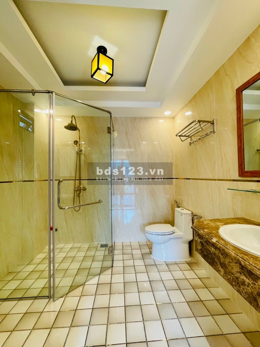 Cho Thuê Nhà Hồng Hà, Quận Tân Bình, diện tích sử dụng 8x18, 3 lầu