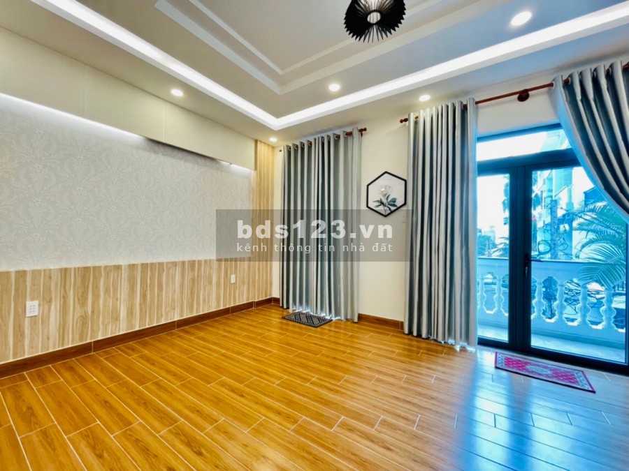Cho Thuê Nhà Hồng Hà, Quận Tân Bình, diện tích sử dụng 8x18, 3 lầu