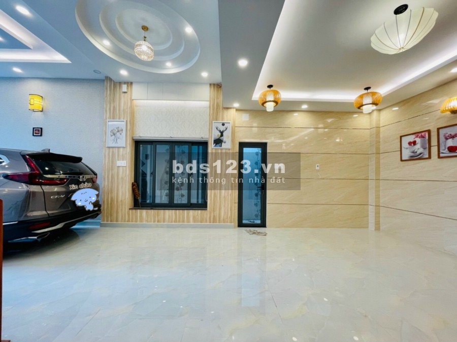 Cho Thuê Nhà Hồng Hà, Quận Tân Bình, diện tích sử dụng 8x18, 3 lầu