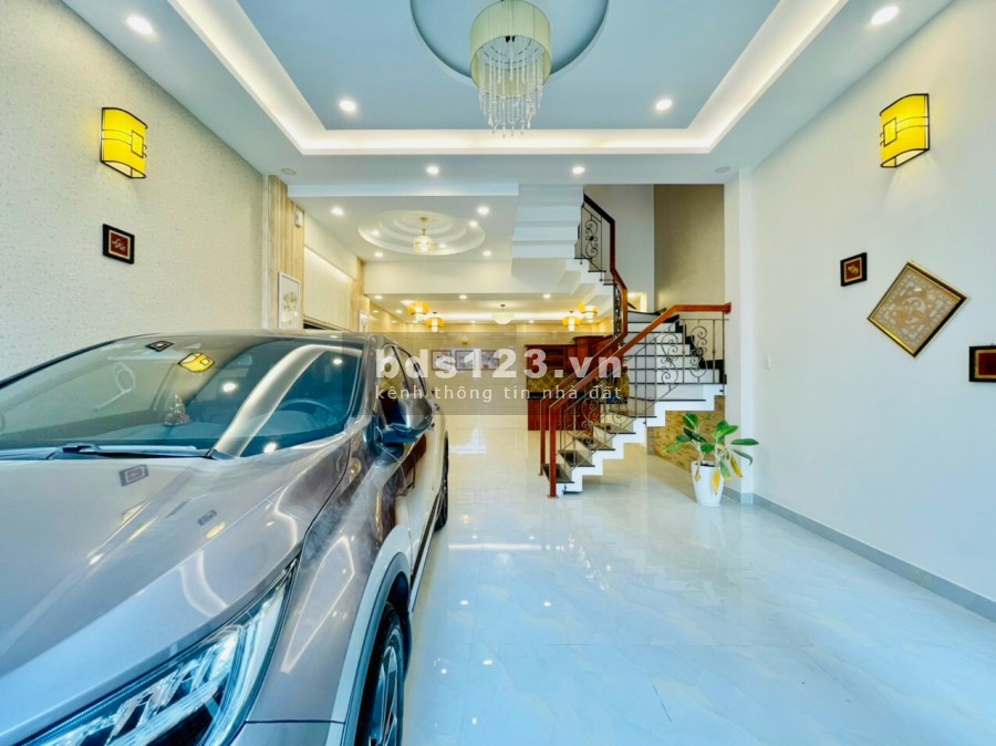 Cho Thuê Nhà Hồng Hà, Quận Tân Bình, diện tích sử dụng 8x18, 3 lầu