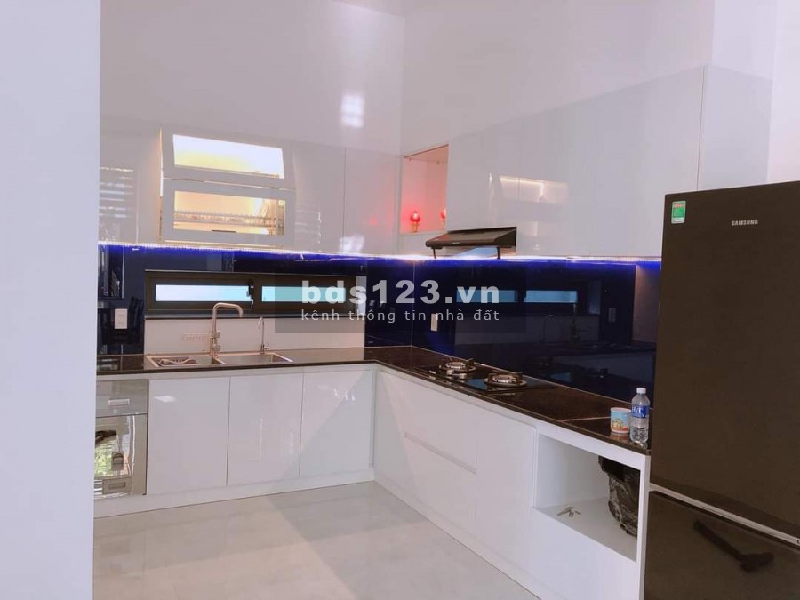Cho Thuê Nhà Cityland Garden Hills, Quận Gò Vấp, DT: 12x20m, Hầm 3 lầu