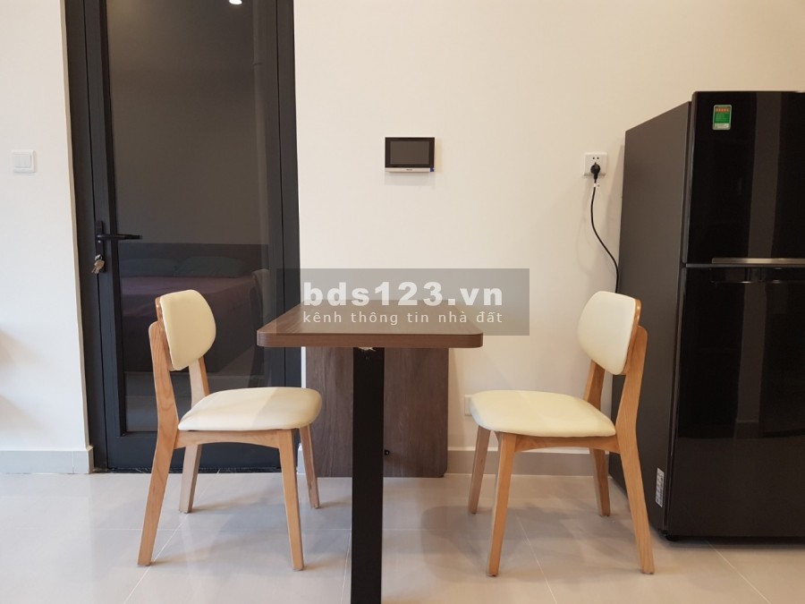 Cho thuê căn studio full đồ Vinhomes smart city, ban công lớn hường Đông Bắc
