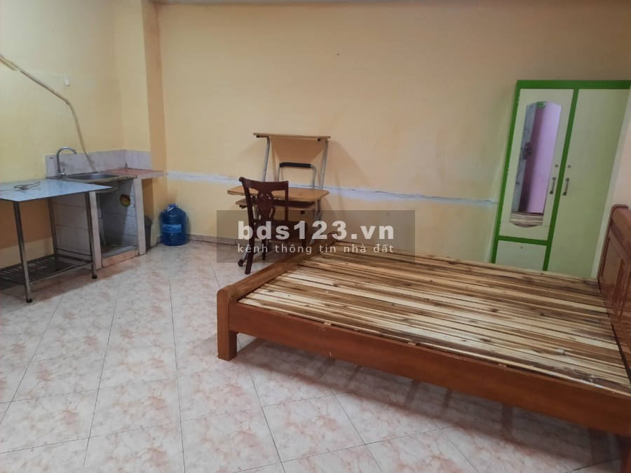 Phòng cho thuê giá rẻ máy lạnh Tân Bình 3tr có tủ đồ, giường nệm, cửa sổ lớn, máy lạnh