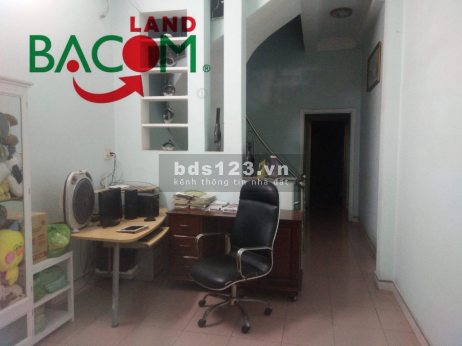Bán nhà 1 trệt 2 lầu vòng xoay Tân Phong, dt 88m2, sổ riêng thổ cư 100%, giá chỉ 4.5 tỷ