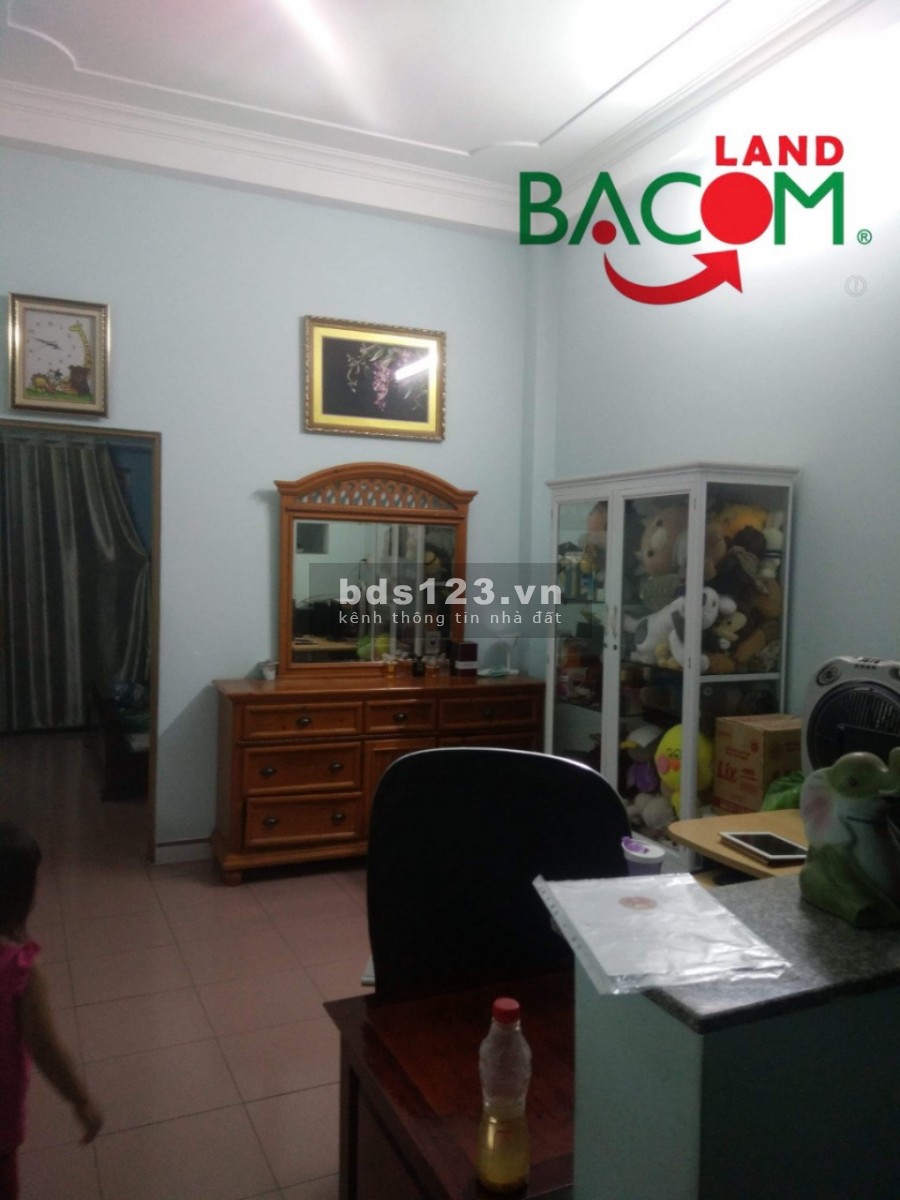 Bán nhà 1 trệt 2 lầu vòng xoay Tân Phong, dt 88m2, sổ riêng thổ cư 100%, giá chỉ 4.5 tỷ