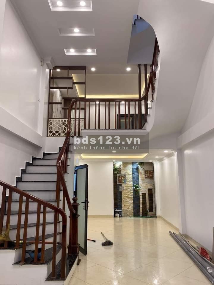 Chính chủ cần bán nhà phố Tân Mai, Hoàng Mai, dt 65m2, 4 tầng, mt 4m, giá 9.5 tỷ