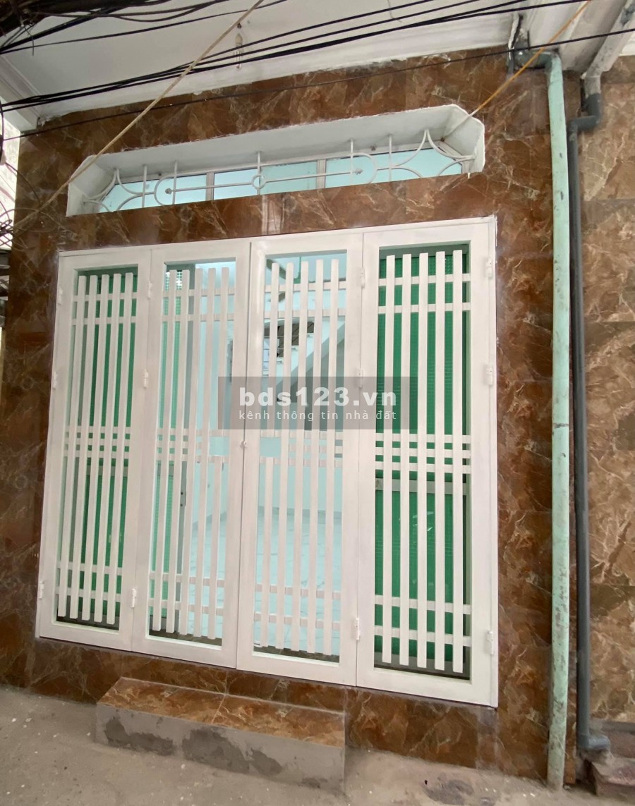 Bán Nhà Ngọc Thụy, Lô góc, 2 mặt thoáng, diện tích 35m2, 4 tầng đúc, giá chỉ 2.8 Tỉ.