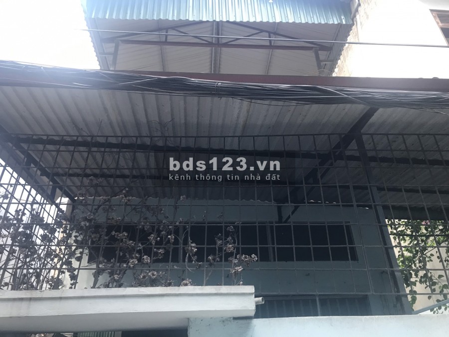 Bán đất vàng trung tâm Cầu Giấy, chủ xác định bán đất tặng luôn nhà 2 tầng, siêu hiếm