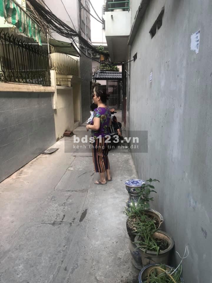 Bán đất vàng trung tâm Cầu Giấy, chủ xác định bán đất tặng luôn nhà 2 tầng, siêu hiếm