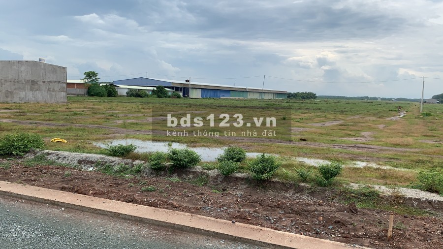 Bán gấp đất thổ cư ngay đường tỉnh dt756 kế bên kcn, chợ. 5500m2/568tr