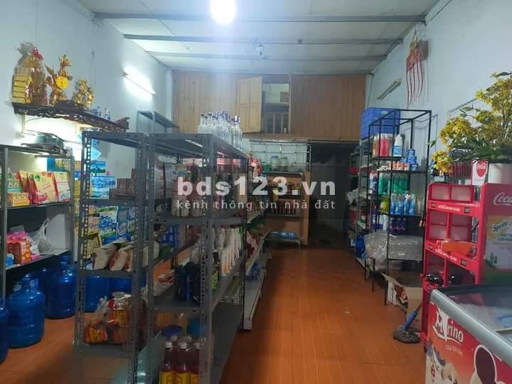 Bán nhà mặt phố kinh doanh ngày đem. giá nhỉnh 2 tỷ, sổ đỏ chính chủ giao dịch nhanh