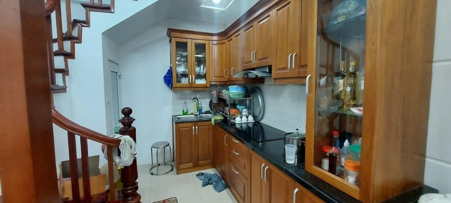 Cần bán gấp nhà Thụy Khuê, Tây Hồ, dt 35m2 6 tầng mt 3.6m nở hậu, giá 3.5 tỷ, lhcc