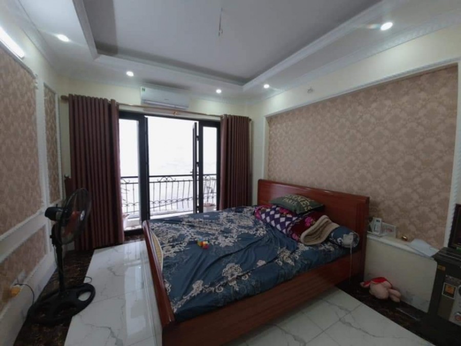 Bán nhà Yên Phúc cạnh KĐT Văn Quán Hà Đông 40m 5 tầng mặt tiền 3.7m giá chỉ 2.x tỷ ngõ thông rộng nhà đẹp