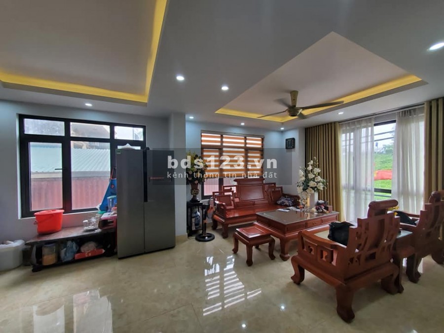 Cần thanh khoản gấp do làm ăn thua lỗ. Bán nhà mặt phố kinh doanh, giá bán 8.3 tỷ