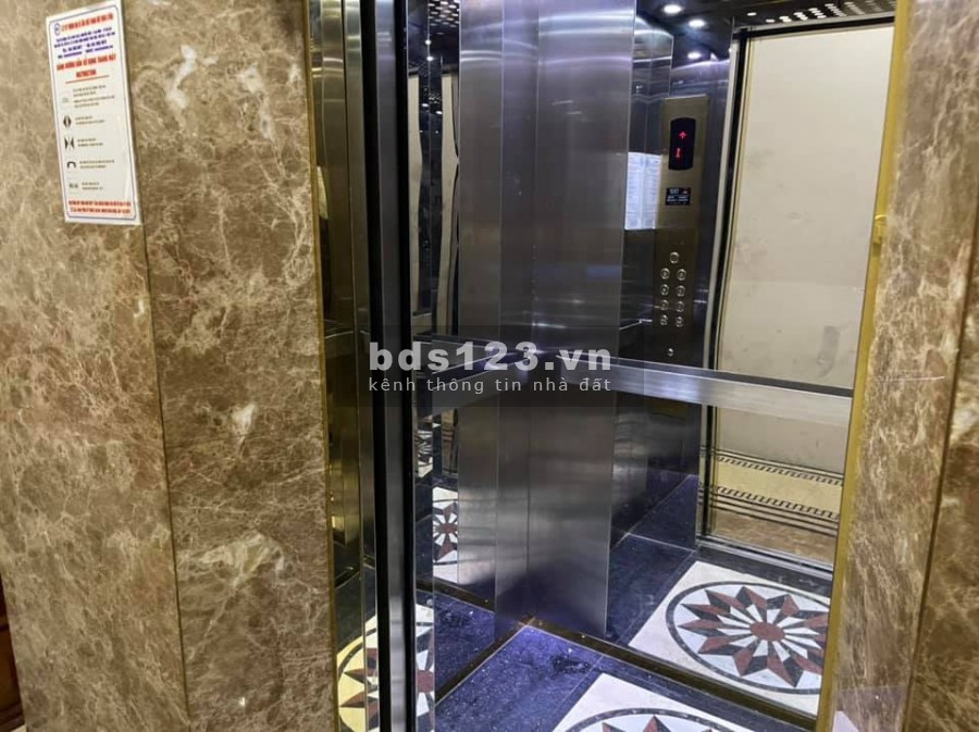 Nhà mới phố Trần Kim Xuyến view công viên, vỉa hè rộng, oto đỗ - 18 tỷ