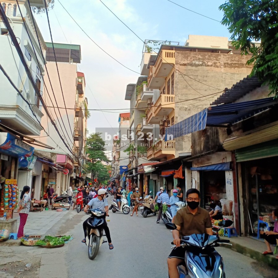 Nhà nguyên căn đúc kiên cố, mặt phố giá rẻ kinh doanh đa dạng, miễn tư vấn