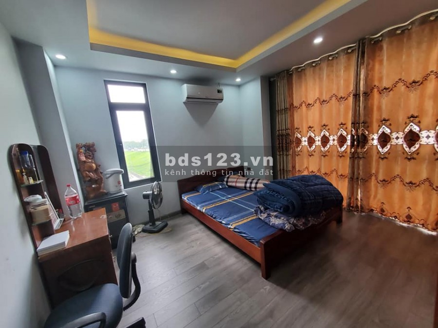 Cần thanh khoản gấp do làm ăn thua lỗ. Bán nhà mặt phố kinh doanh, giá bán 8.3 tỷ
