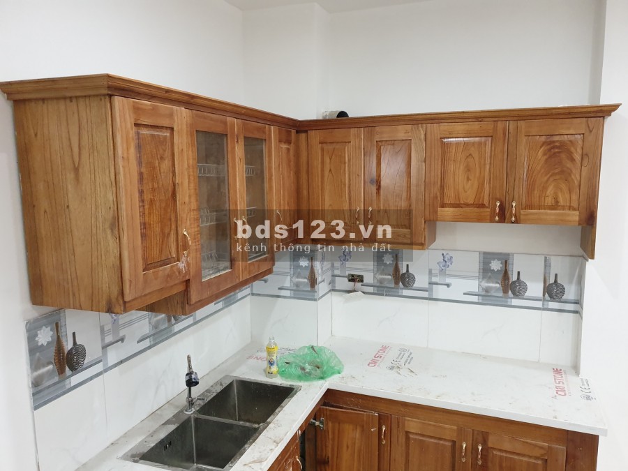 Cần tiền bán gấp phố Định Công ngõ thông gần hồ ô tô đỗ 20m, còn mới, tặng nội thất