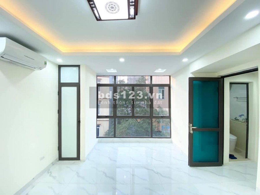 Cực Đỉnh, vỉa hè, kinh doanh, ô tô tránh, lô góc, ngõ to Đại Cồ Việt DT 30m2 nhỉnh 4 tỷ