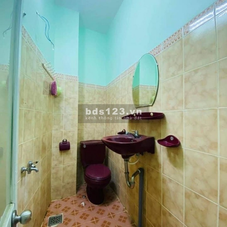 Bán nhà 4 tầng 3 mặt thoáng mát chỉ 3.8 tỷ, nhà ngay chợ Bà Chiểu đường Lê Quang Định