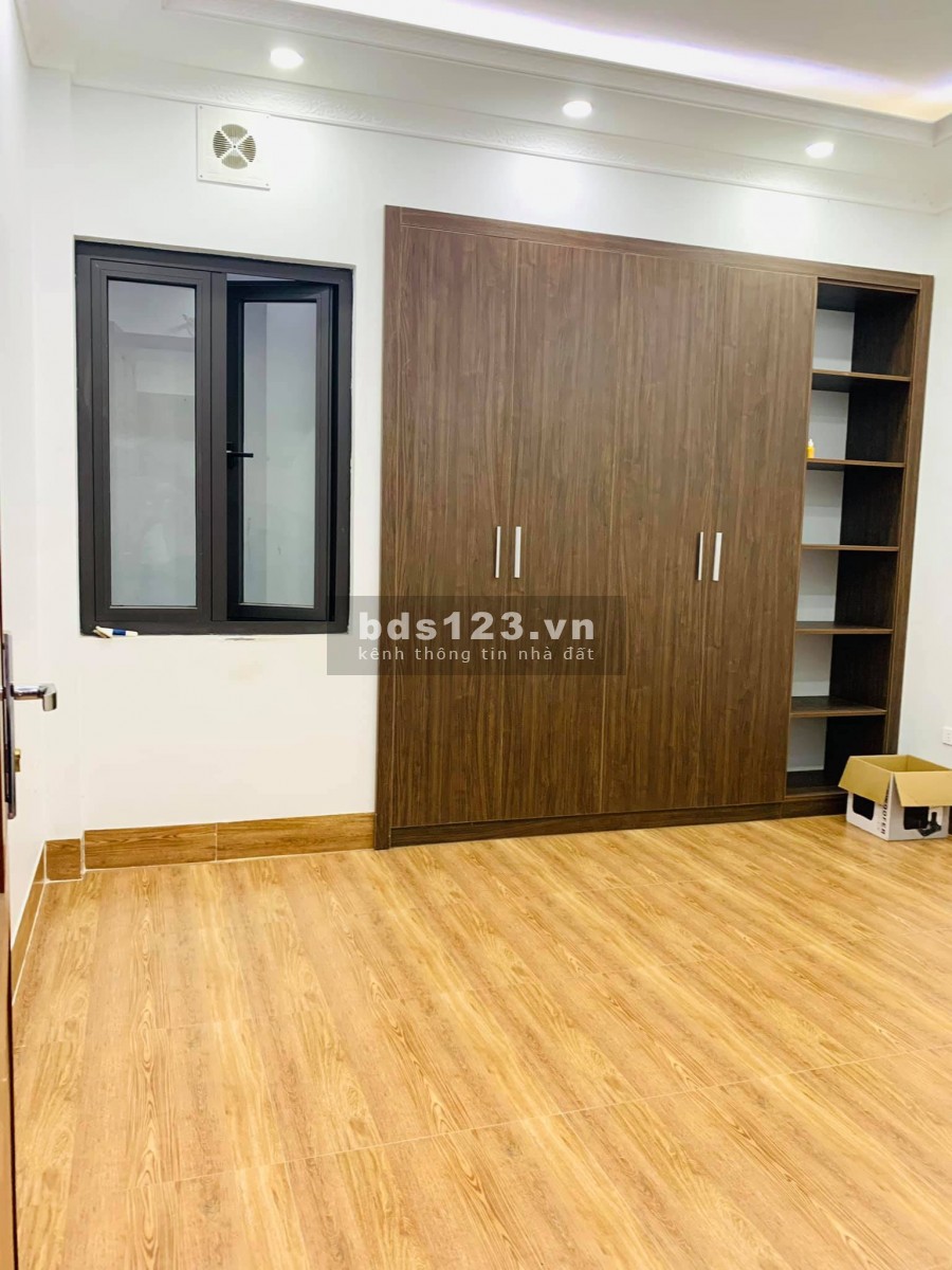 Bán gấp nhà Vĩnh Hưng Hoàng Mai, dt 40m2 x 4 tầng, mt 3.5m, về ở ngay, giá 3 tỷ