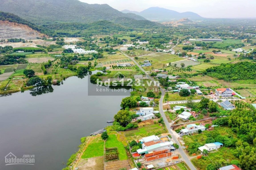 Bán lô 125m2 (100m TC) MT đường nhà nước 10m, view hồ Mariana Châu Pha- thị xã Phú Mỹ