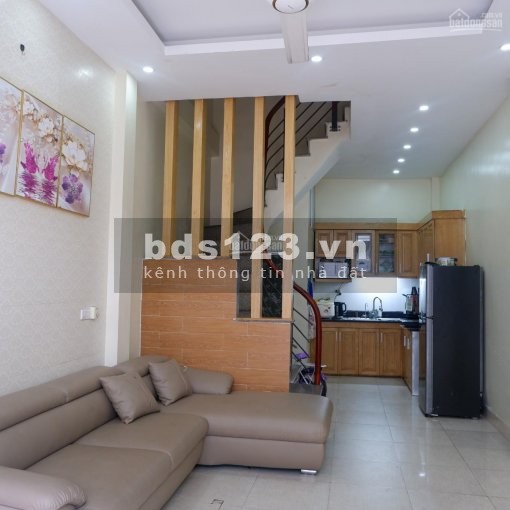 Bán nhà nhỉnh 2 tỷ ngõ đẹp, phố Đại Mỗ, dt 40m2, 4 tầngg, mt 4.2 m, lh: 0978996965