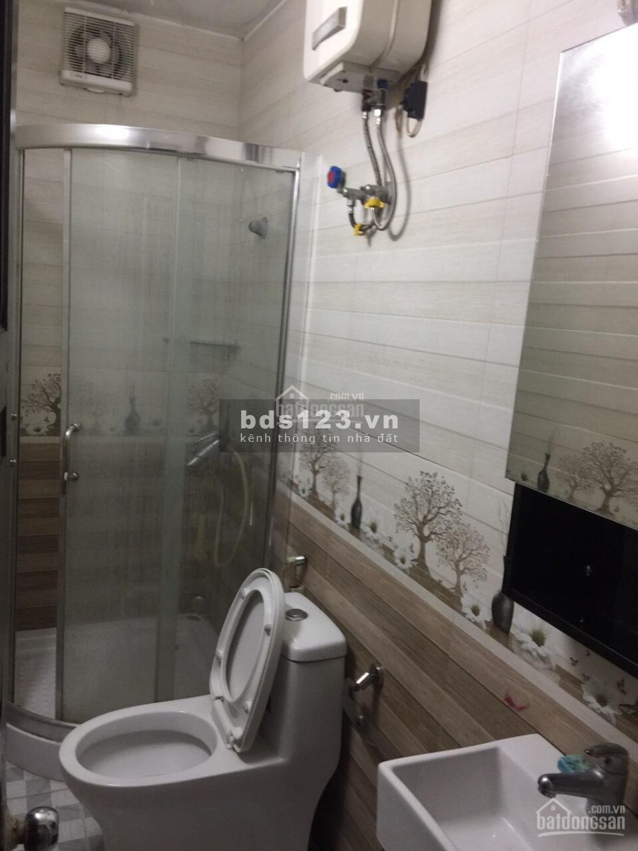 Cho thuê nhà Nguyễn Khang 35m2, 4 tầng, ngõ 2 oto, giá bán 12 triệu/tháng
