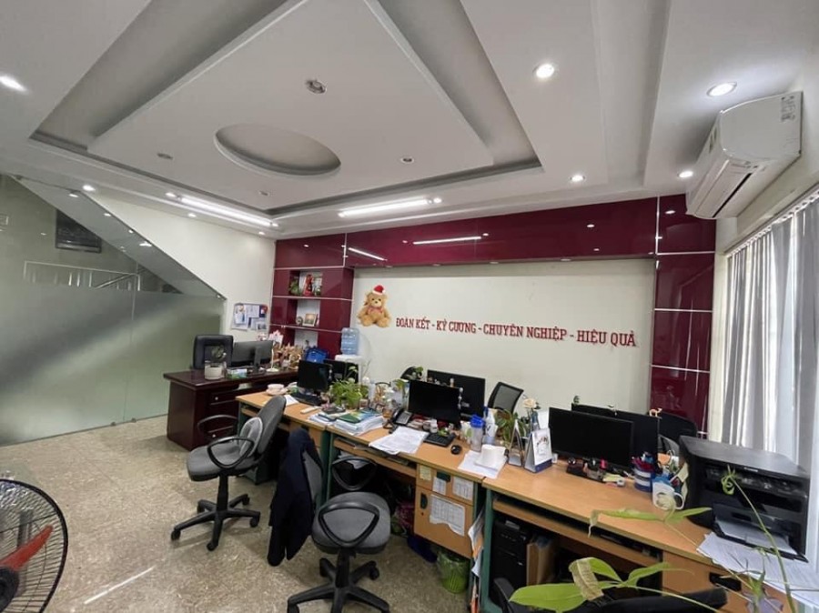 Bán gấp nhà Văn Cao, dt 68m2, 5 tầng, kinh doanh khủng, ô tô, thang máy, vỉa hè