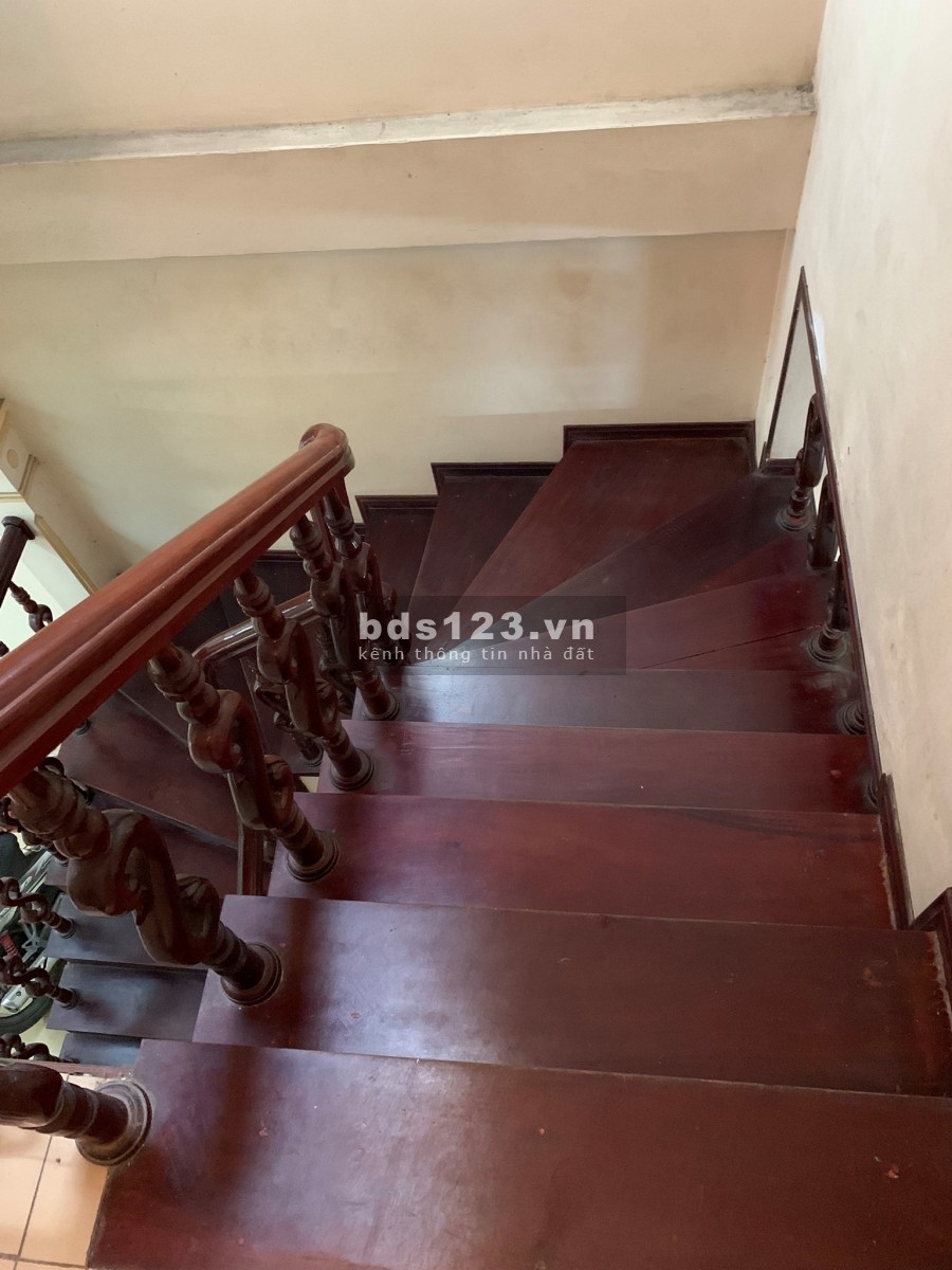 Bán nhà nguyên căn phố Định Công, 2 mặt thoáng, dt 50m2, tặng nội thất, lhcc