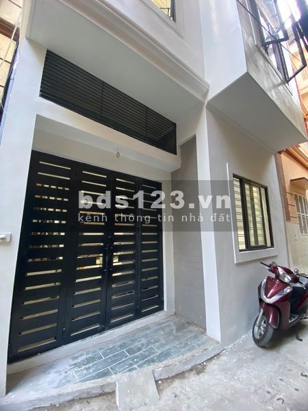 Bán nhà Nguyễn Kháng dt 50m2, mt 5.8m, ngõ rộng, gần chợ, giá 5.1 tỷ, lh 0961427470