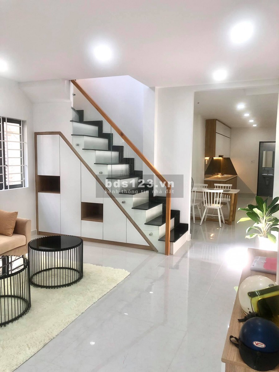 Nhà đẹp ở ngay dt 51m2 hẻm an ninh Xô Viết Nghệ Tĩnh p17 Bình Thạnh, 2 tầng, 2pn