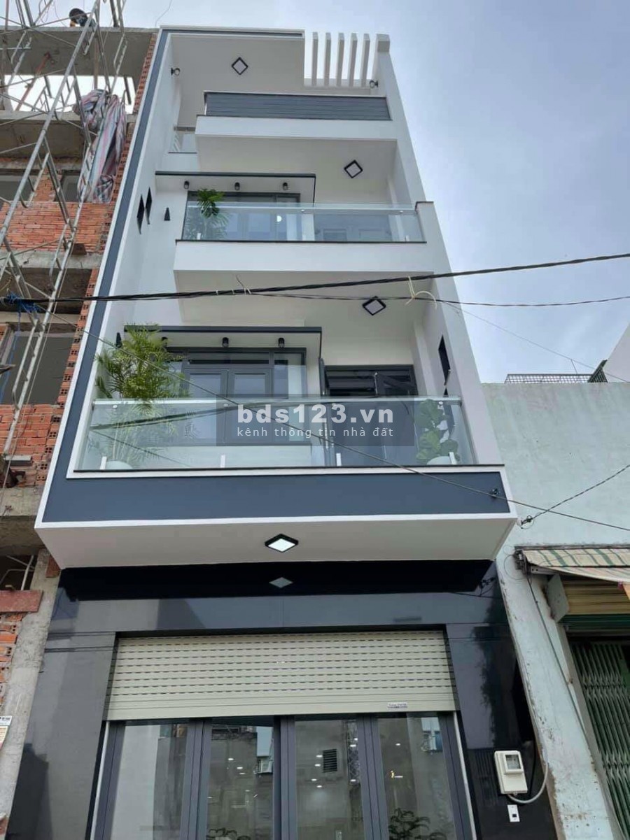 Nhà chính chủ, sổ hồng riêng xây 2 lầu mới tại Quận 12 giá bán nhanh 2,42 tỷ