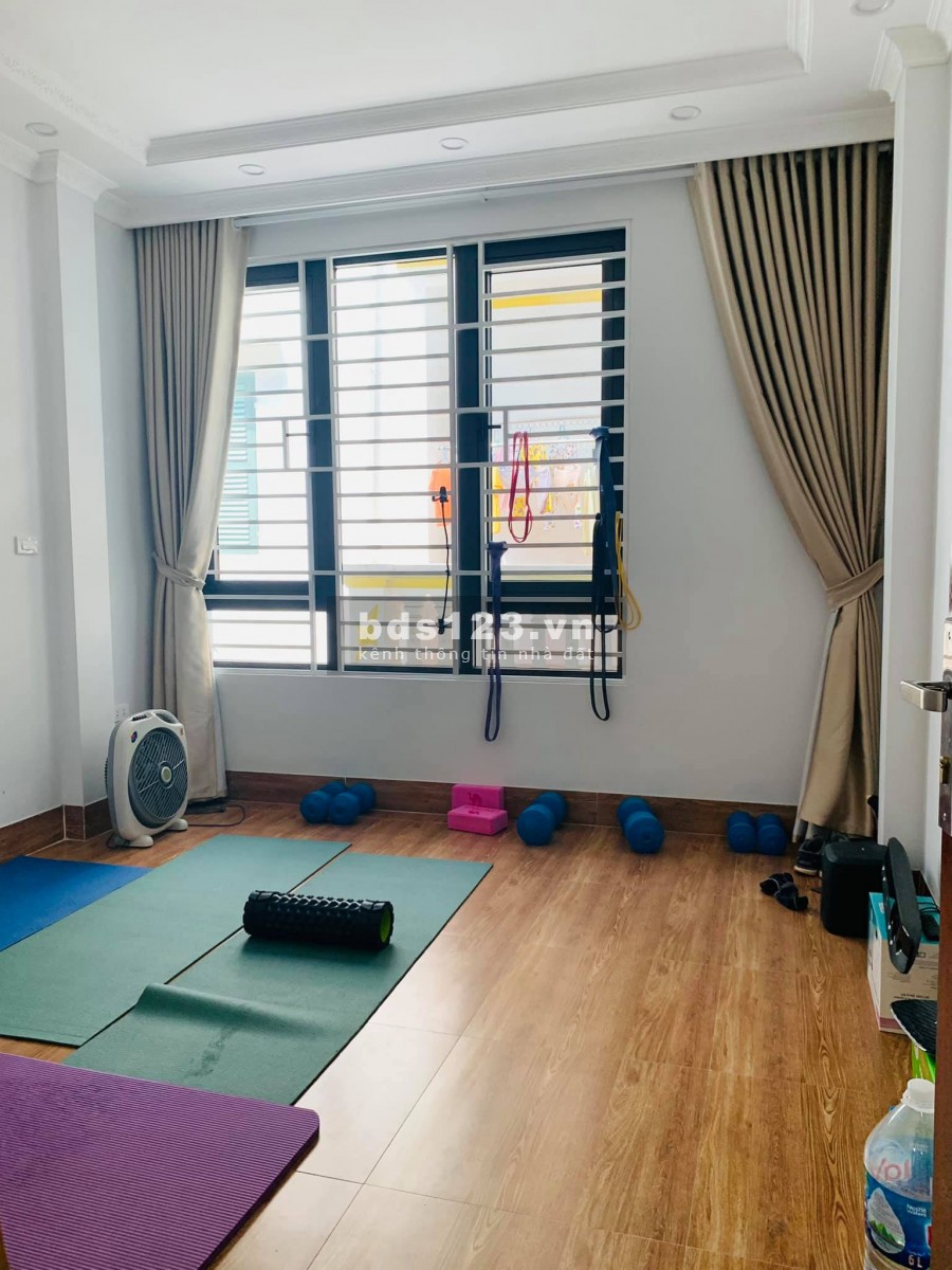 Bán gấp nhà Vĩnh Hưng Hoàng Mai, dt 40m2 x 4 tầng, mt 3.5m, về ở ngay, giá 3 tỷ