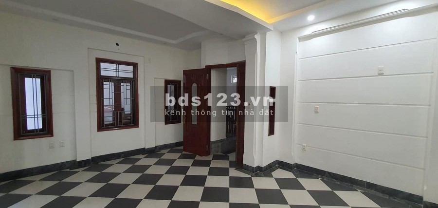 Trung tâm Đống Đa. Cách phố 25m. Biệt thự 5 sao. Nhà 3 mặt thoáng, giá 6,5 tỷ
