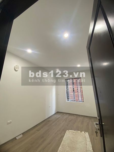 Bán nhà Nguyễn Kháng dt 50m2, mt 5.8m, ngõ rộng, gần chợ, giá 5.1 tỷ, lh 0961427470