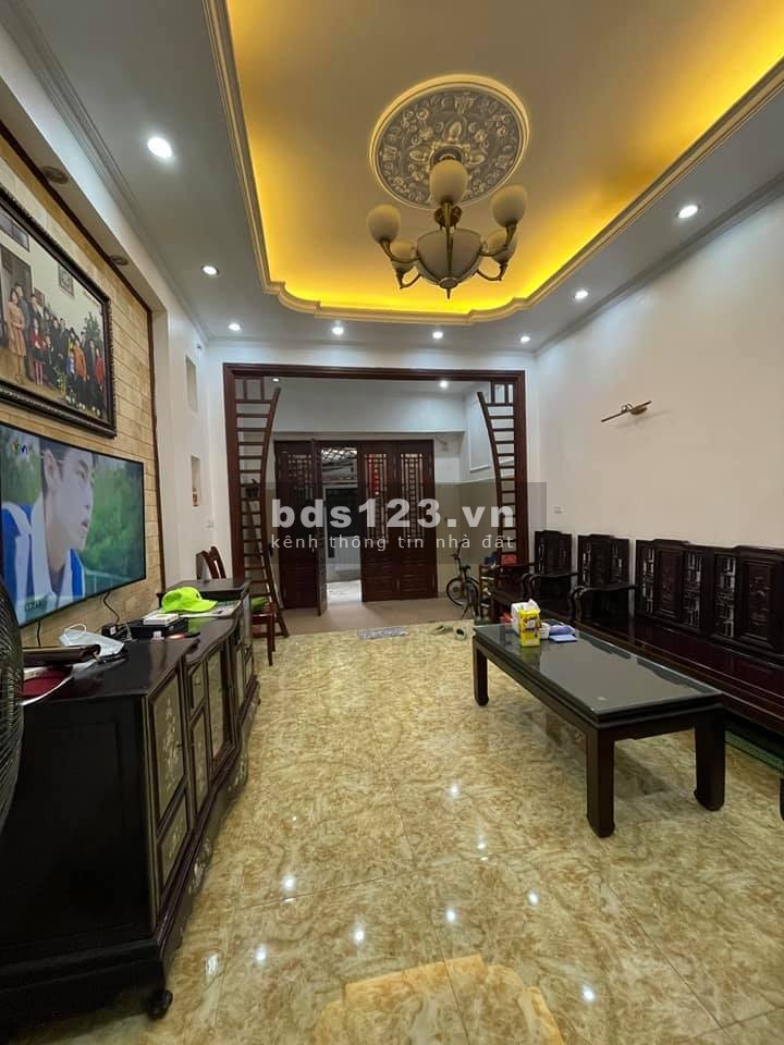 Ở Chung cư! Bán gấp Nhà vip Phố Hoa Bằng DT 60m2 mt 4m, ô tô đỗ cửa L/h 0965 128 850