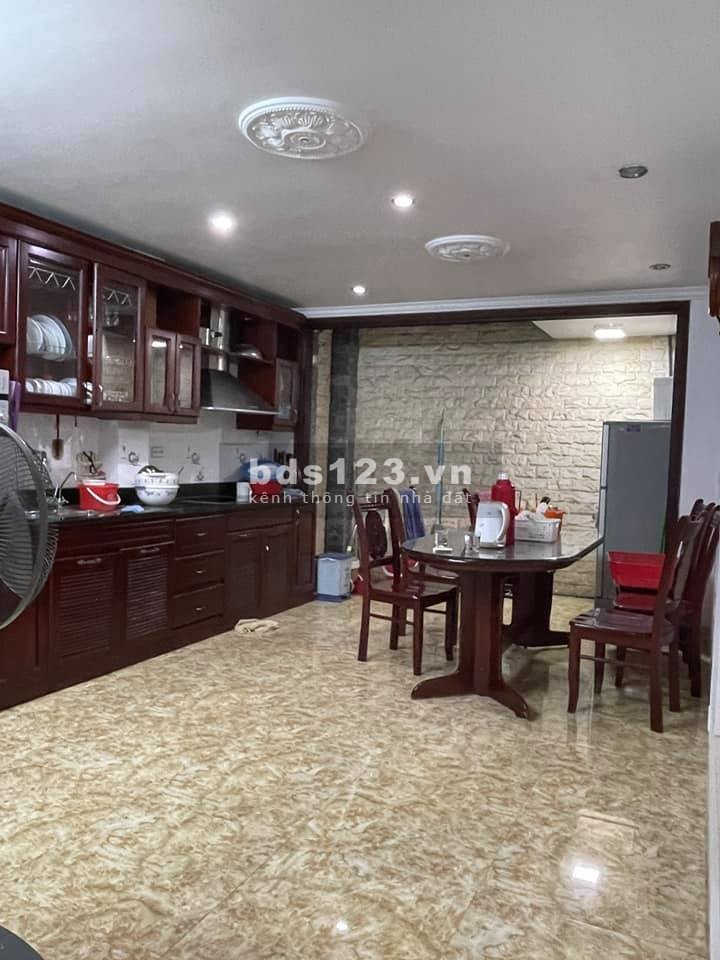 Ở Chung cư! Bán gấp Nhà vip Phố Hoa Bằng DT 60m2 mt 4m, ô tô đỗ cửa L/h 0965 128 850